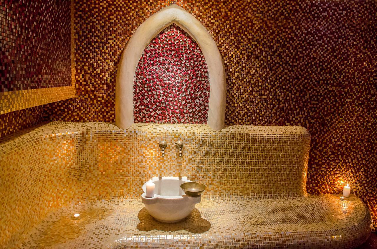 Park Hotel ستارا زاغورا المظهر الخارجي الصورة A hammam in the Emirates Palace Hotel, Abu Dhabi, United Arab Emirates